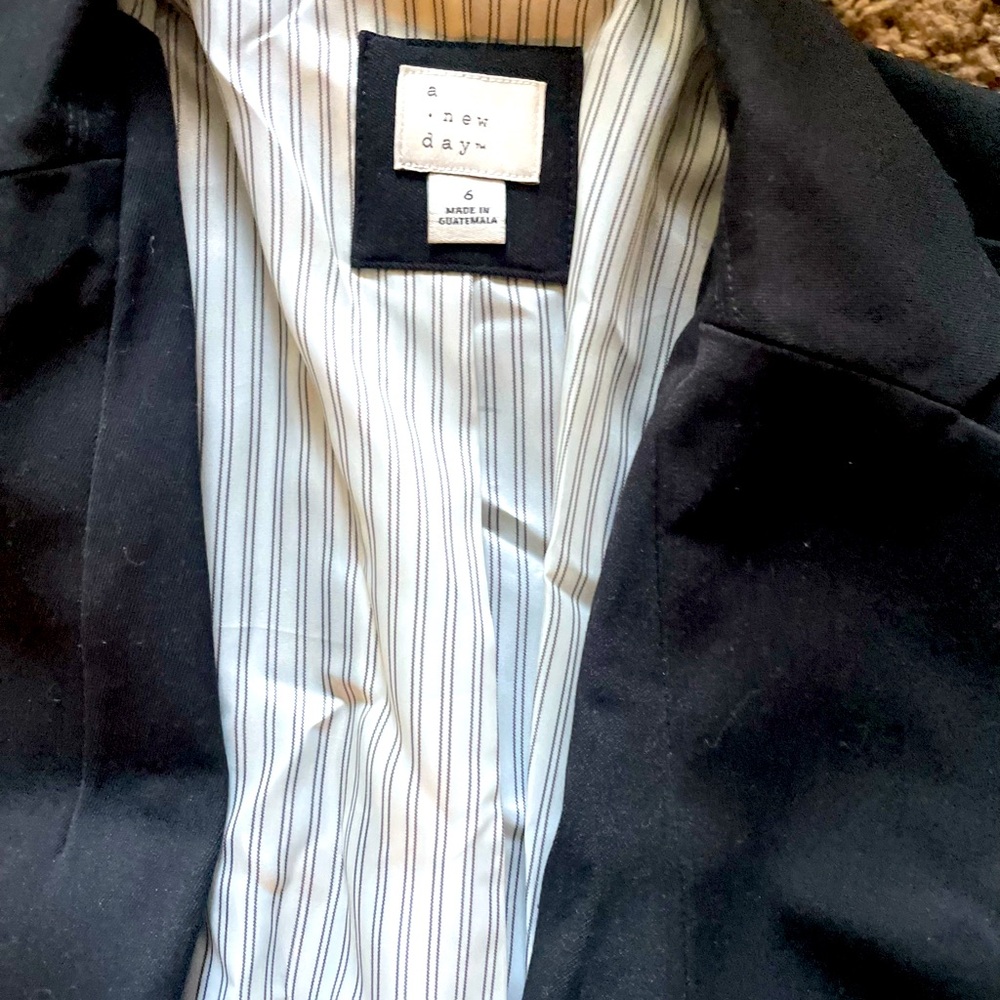 So perfect day blazer by Target. Great condition. Worn once.